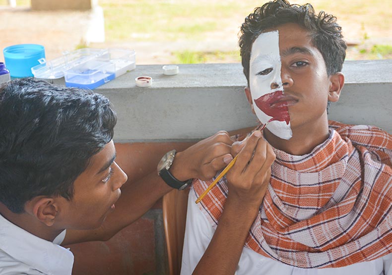 face-art-mehndi-benhill school