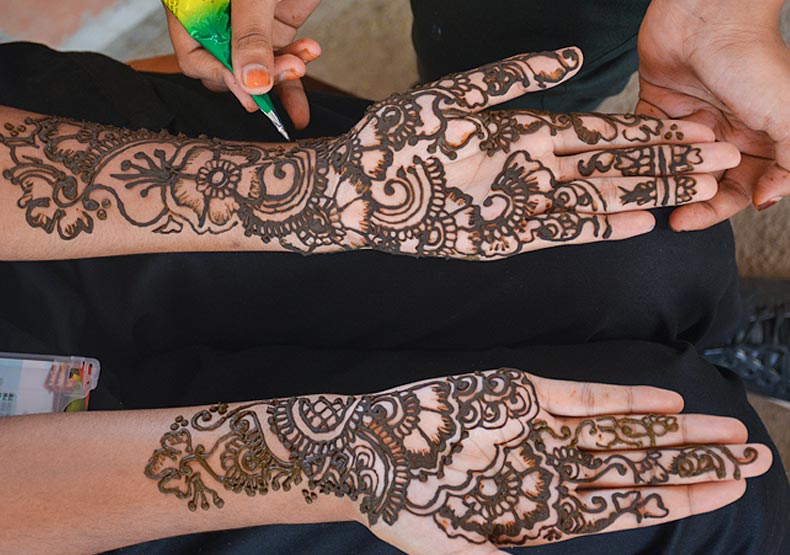 face-art-mehndi-benhill school