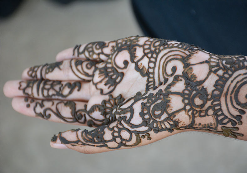 face-art-mehndi-benhill school