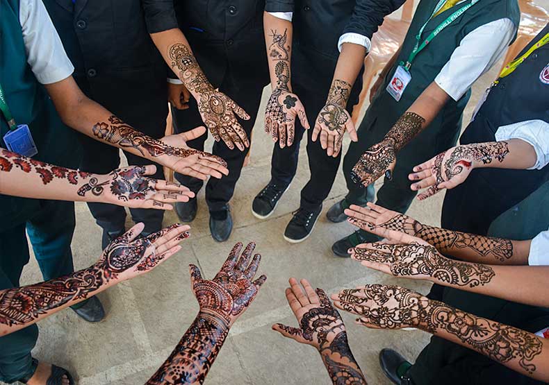 face-art-mehndi-benhill school