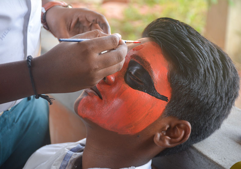 face-art-mehndi-benhill school